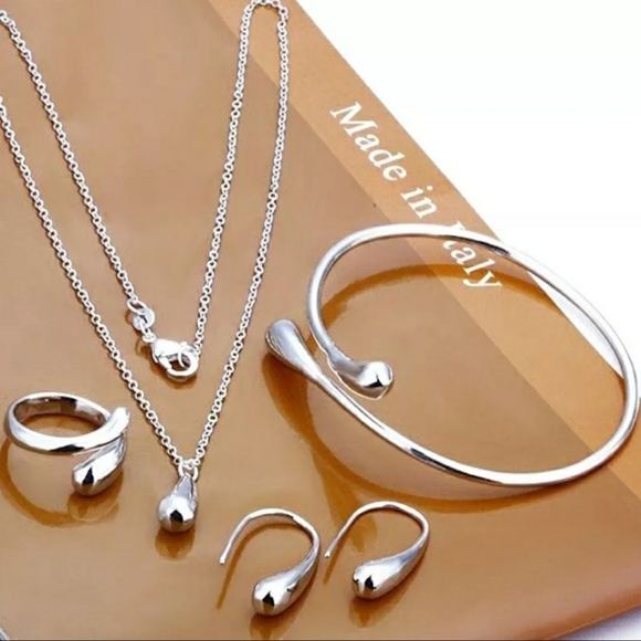 Cute Silver Necklace Bracelet Ring & Earring Set - Picture 3 of 4